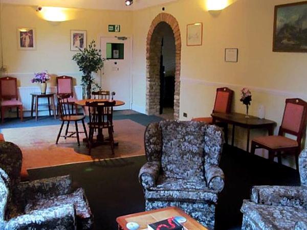 The Pines Guest Accommodation チッペナム エクステリア 写真